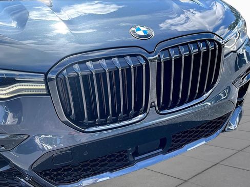 Used 2022 BMW X7 M50i w/ Dynamic Handling Package AWD/4WD image 30