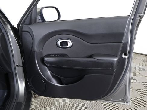 Used 2018 Kia Soul image 18