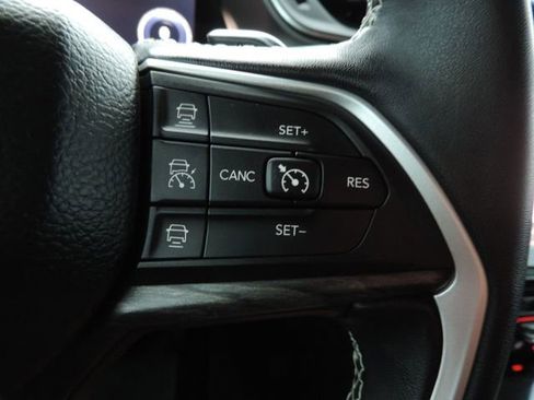 Used 2022 Jeep Grand Cherokee L Limited image 33