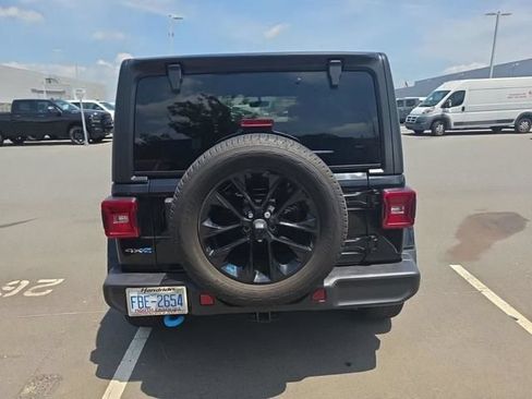 Used 2022 Jeep Wrangler Unlimited Sahara w/ Cold Weather Group AWD/4WD image 3