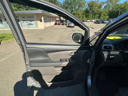 Used 2016 Honda Odyssey EX-L image 29