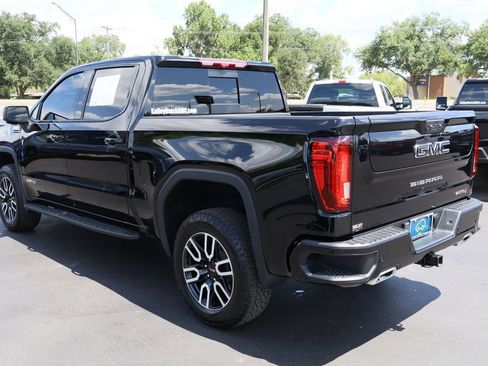 Certified 2025 GMC Sierra 1500 AT4 w/ AT4 Premium Package AWD/4WD image 11