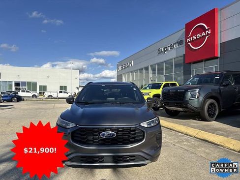 Used 2024 Ford Escape ST-Line w/ Cold Weather Package image 2