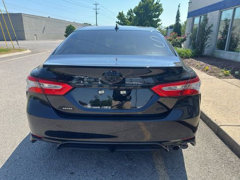 Used 2019 Toyota Camry SE FWD image 6