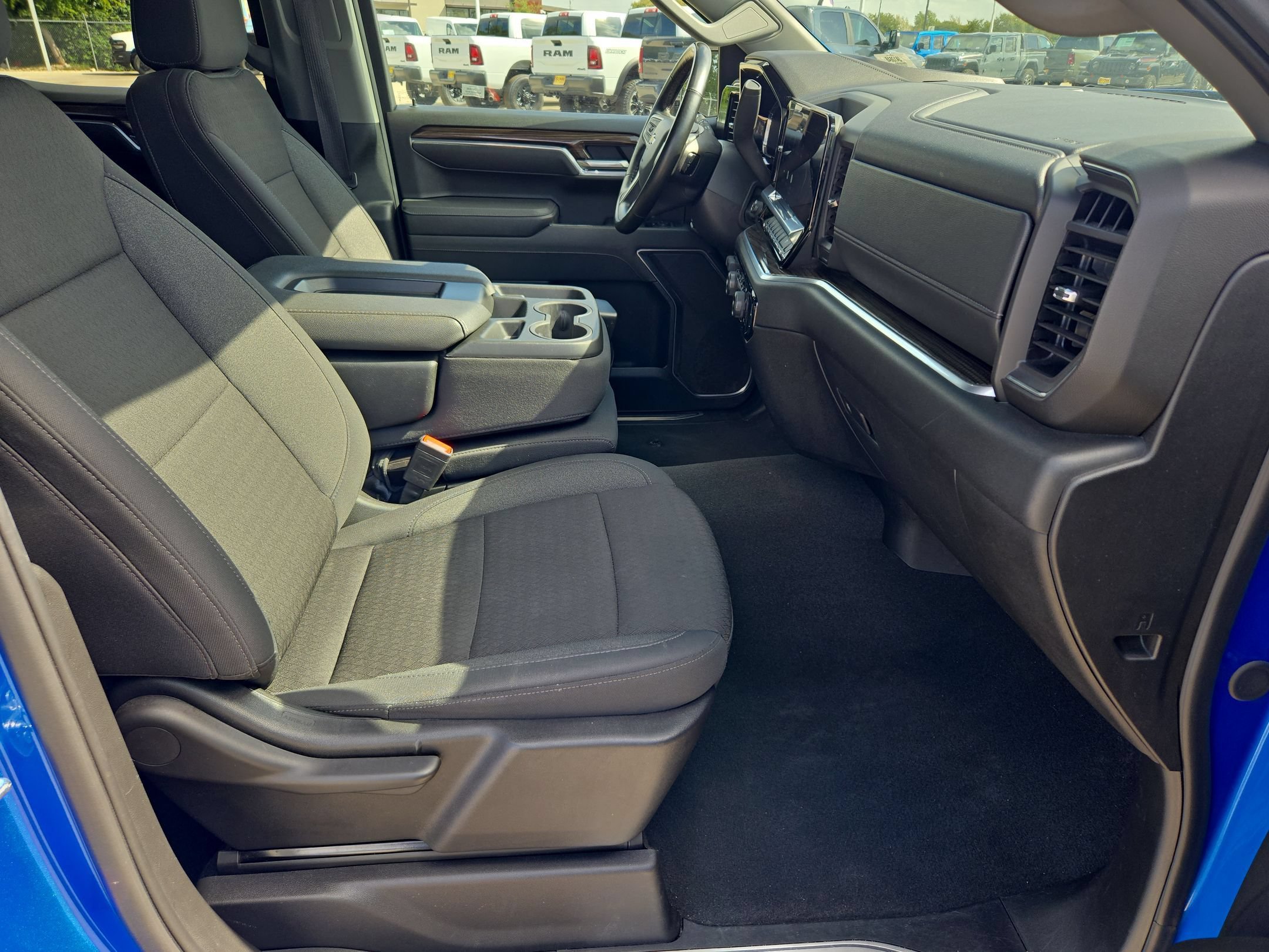 Used 2025 Chevrolet Silverado 1500 LT AWD/4WD image 26