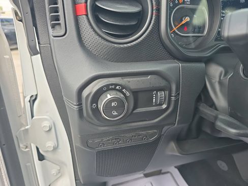 Used 2026 Jeep Gladiator Rubicon AWD/4WD image 25