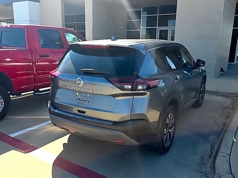 Used 2021 Nissan Rogue SV FWD image 9