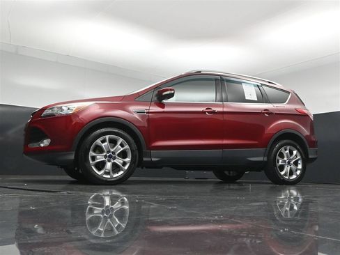 Used 2016 Ford Escape Titanium w/ Equipment Group 301A AWD/4WD image 26