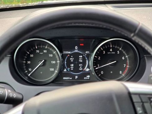 Used 2017 Land Rover Discovery Sport SE image 14