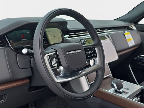 New 2026 Land Rover Range Rover SE image 17