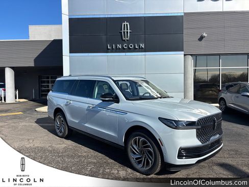 New 2025 Lincoln Navigator L Reserve image 1