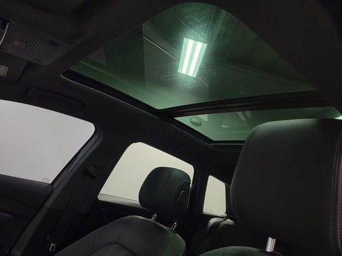 Used 2023 Audi Q4 e-tron Premium Plus image 14