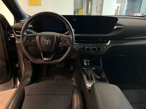 Used 2025 Buick Envista Preferred image 33