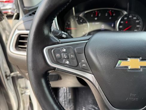 Used 2022 Chevrolet Equinox LT w/ Driver Convenience Package FWD image 18
