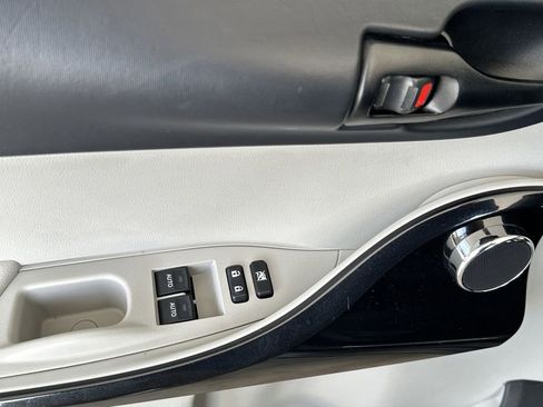 Used 2012 Scion iQ w/ Rear Speaker Pkg image 11