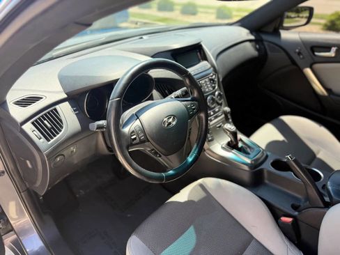 Used 2015 Hyundai Genesis 3.8 RWD image 11