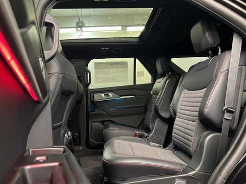 New 2026 Ford Explorer ST-Line w/ ST-Line Street Pack image 32