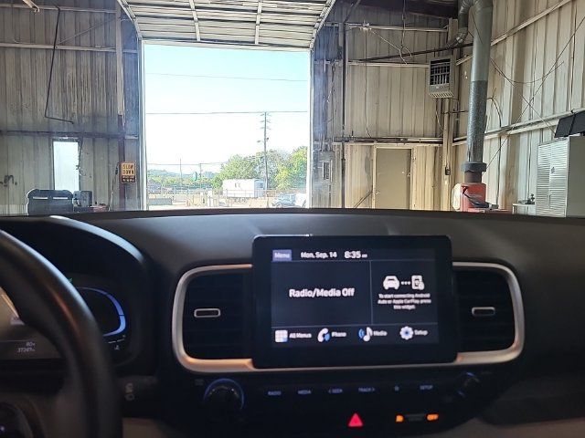 Used 2024 Hyundai Venue SEL FWD image 14