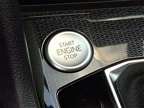 New 2025 Volkswagen Taos SEL image 21