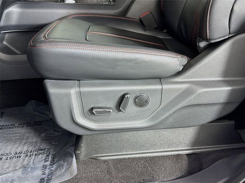 Used 2024 Ford Expedition Limited RWD image 23