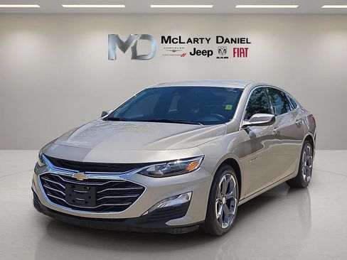 Used 2024 Chevrolet Malibu LT FWD image 2