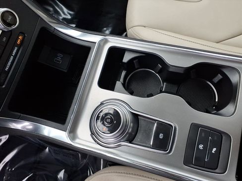 Certified 2022 Ford Edge Titanium image 23