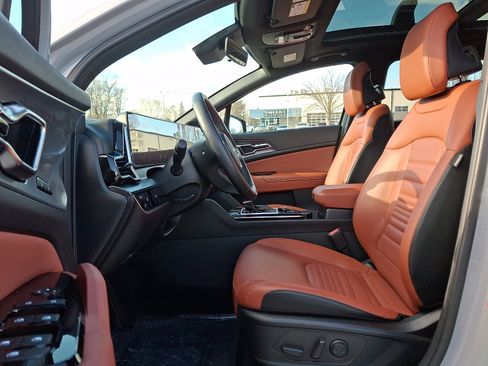 Certified 2025 Kia Sportage SX image 14