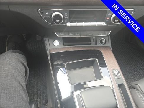 Used 2024 Audi Q5 2.0T Premium Plus w/ Premium Plus Package AWD/4WD image 9
