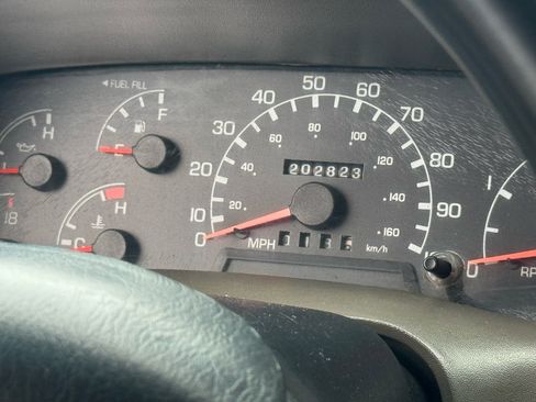 Used 2000 Ford F350 XLT image 28