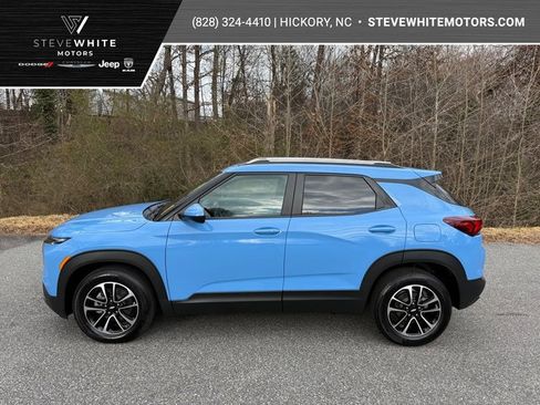 Used 2024 Chevrolet TrailBlazer LT w/ LT Cold Weather Package image 1