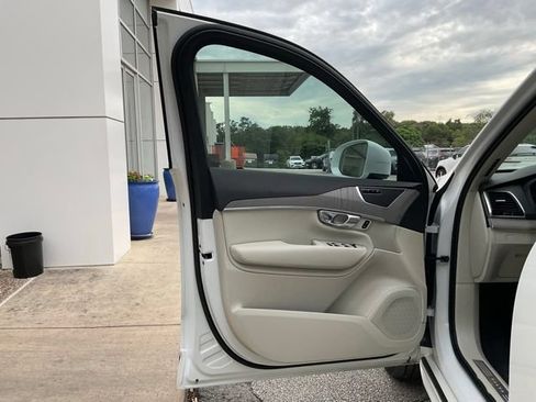 Certified 2024 Volvo XC90 B6 Plus AWD/4WD image 10