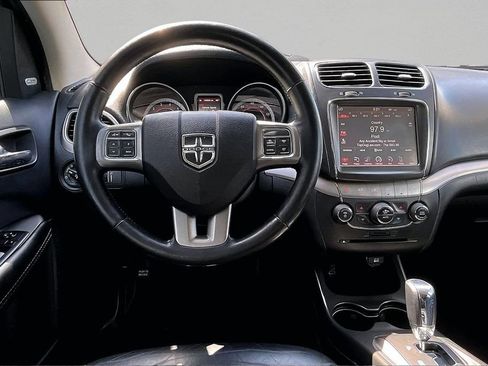 Used 2017 Dodge Journey Crossroad w/ Popular Equipment Group FWD image 9