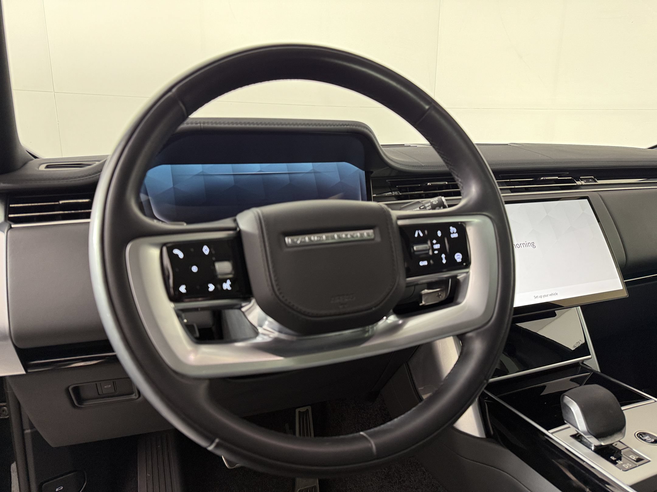 Used 2025 Land Rover Range Rover SE AWD/4WD image 4