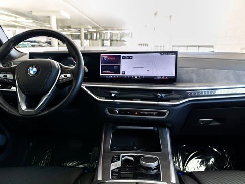 Used 2025 BMW X5 xDrive40i image 11