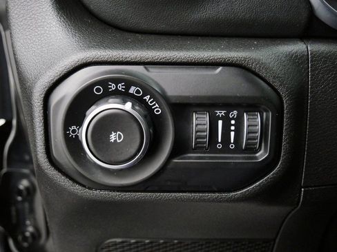 Used 2020 Jeep Wrangler Unlimited Sahara w/ Dual Top Group image 22