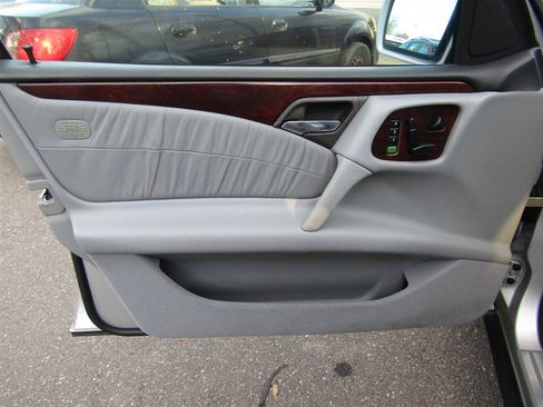 Used 1997 Mercedes-Benz E 320 Sedan image 18