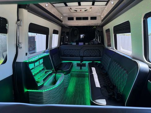 Used 2023 Mercedes-Benz Sprinter 3500 image 49