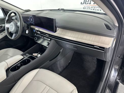 Used 2025 Hyundai Sonata Limited FWD image 38