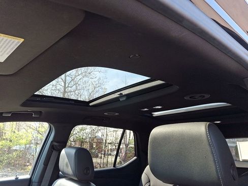 Used 2023 Chevrolet Traverse LT w/ LT Premium Package image 21