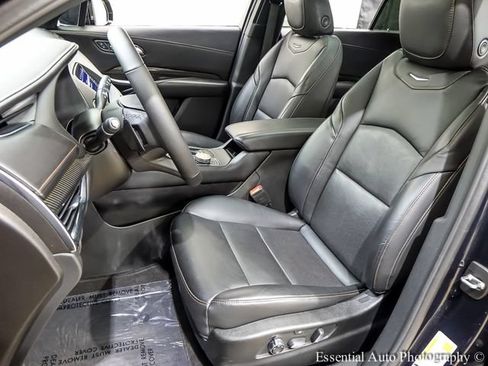 Certified 2022 Cadillac XT4 Sport FWD image 9