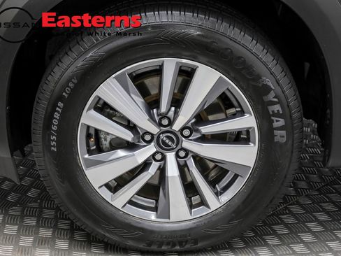 Used 2023 Nissan Pathfinder SL AWD/4WD image 33