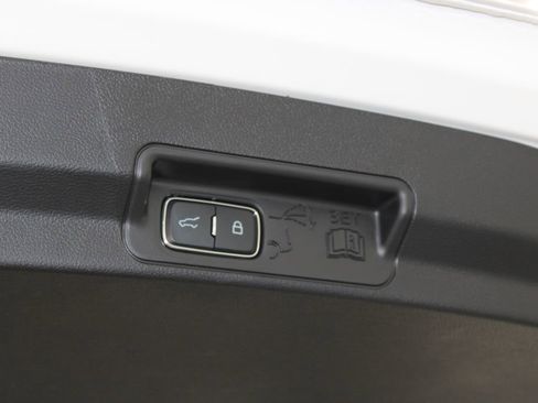 Used 2025 Ford Explorer Active w/ Active Comfort Package image 34