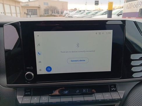 Used 2025 Toyota Camry SE image 18