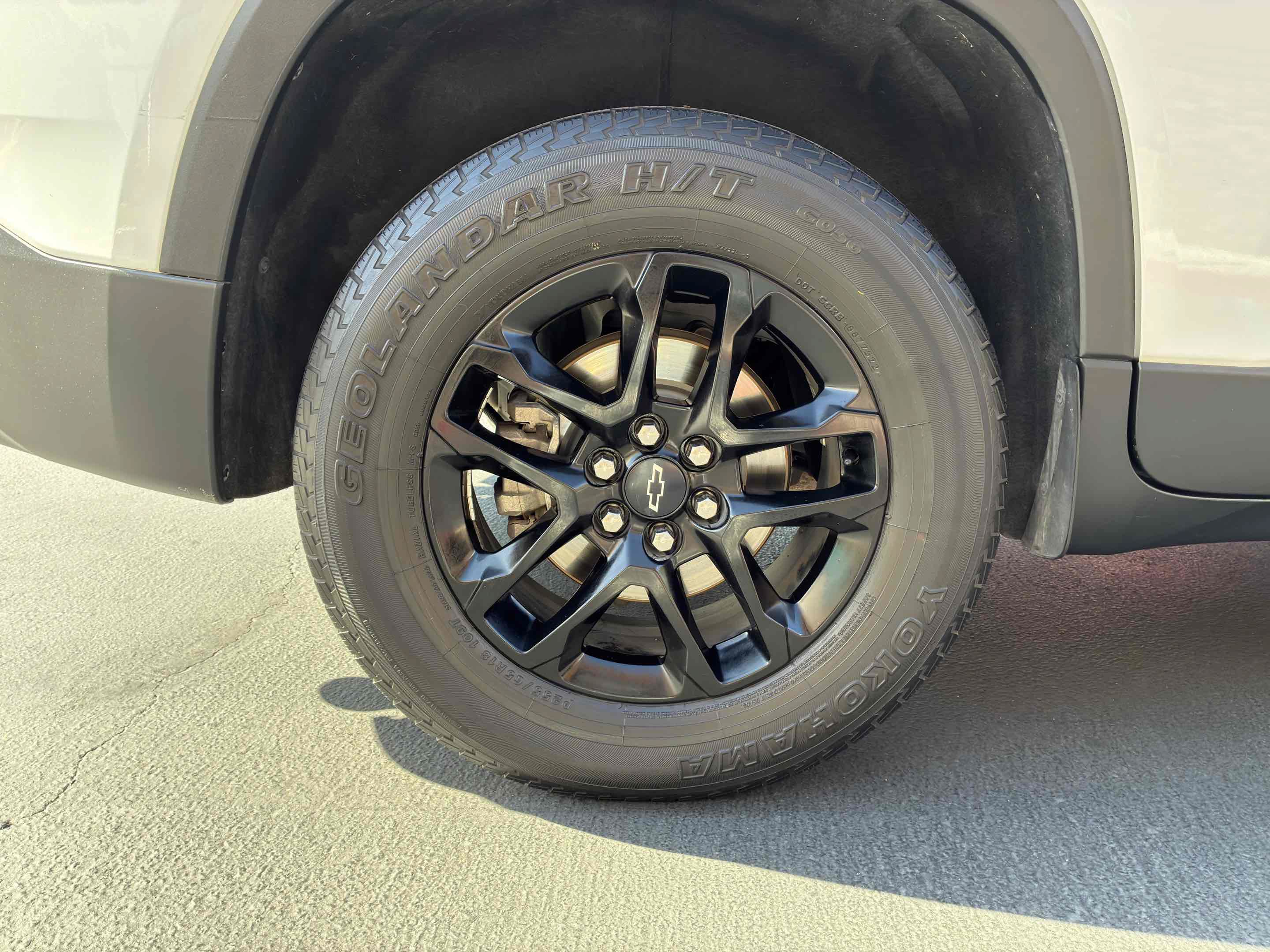 Used 2019 Chevrolet Traverse LT FWD image 14