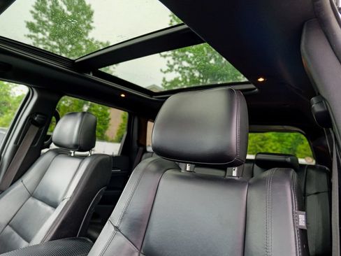 Used 2019 Jeep Grand Cherokee Limited w/ Luxury Group II AWD/4WD image 24