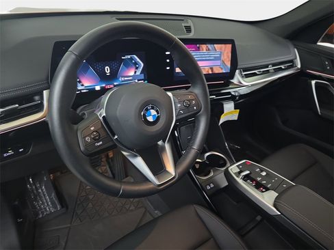 Used 2025 BMW X1 xDrive28i w/ Convenience Package image 19
