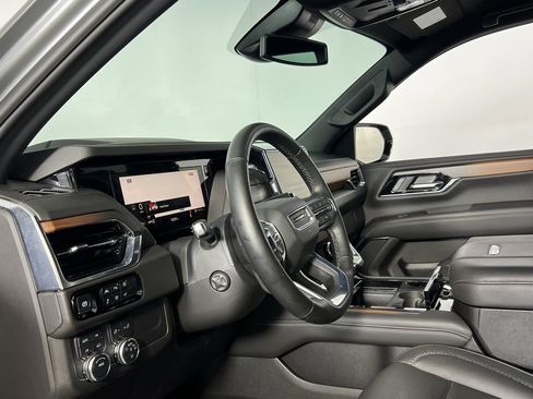 Used 2025 GMC Yukon XL Denali image 23