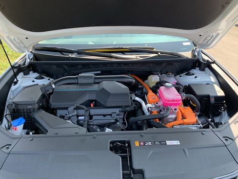 Certified 2025 Hyundai Tucson SEL image 9