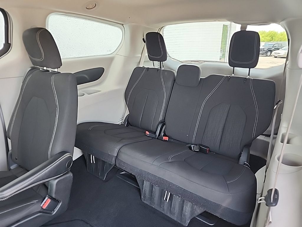 Used 2023 Chrysler Voyager LX FWD image 22