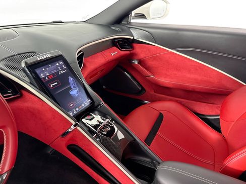 Used 2023 Ferrari Roma RWD image 25